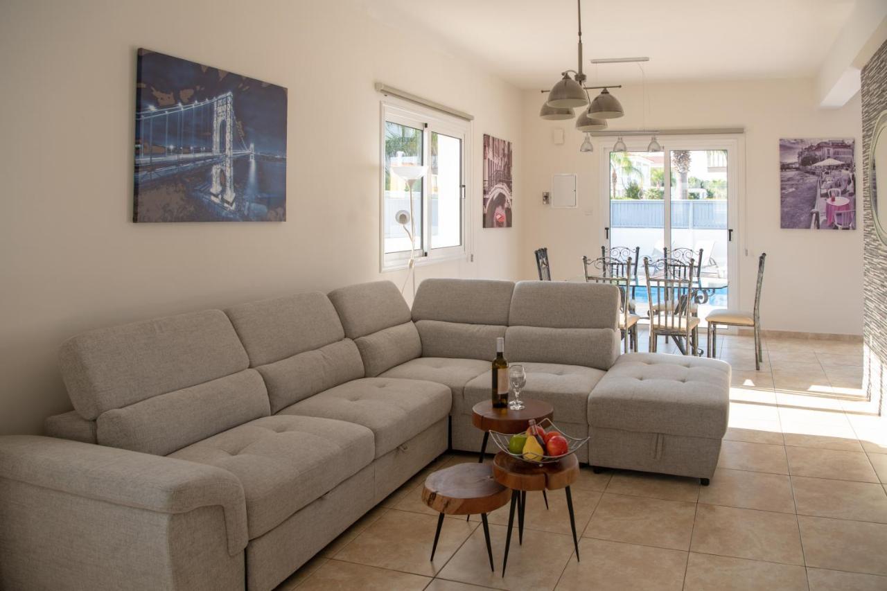 Villa Ruby Nissi Beach Agia Napa Buitenkant foto